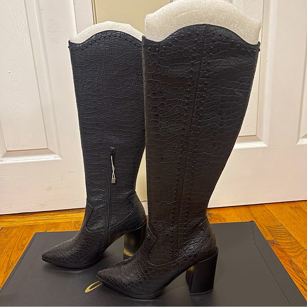 Western Elegance: Gattinoni Elliston Knee-High Croc Boots from Italy